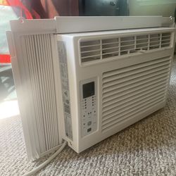 GE 6000 BTU Air Conditioner