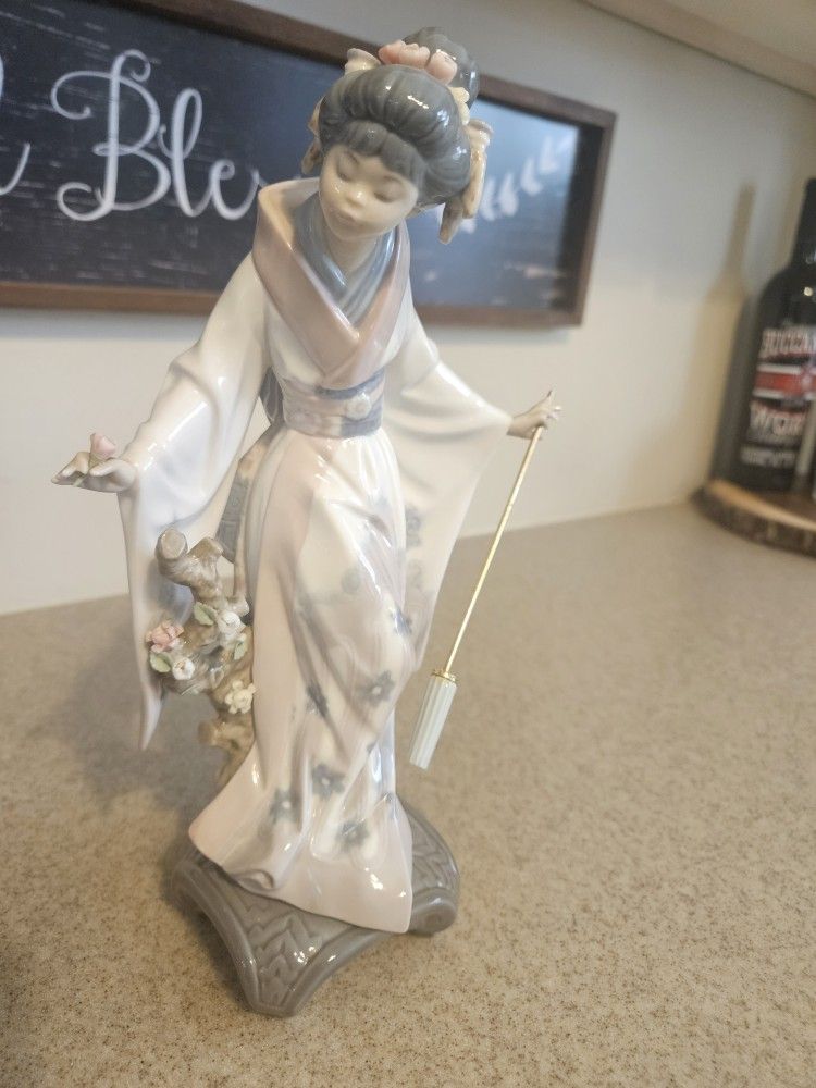 Lladro Figurine Collectible