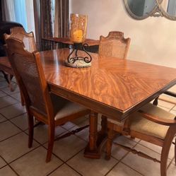 Beautiful Dining Table In Excellent Shape Missing Two Chairs