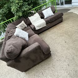 (Free Delivery )Cozy Chocolate Brown Sectional Couch – Spacious & Plush