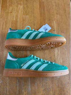 New Adidas Originals Handball Spezial Court Green Gum Shoes Women’s 7, Youth 5.5y