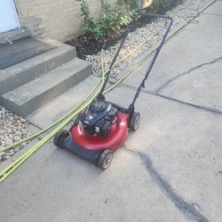 For Sale lawn mower 5.50 HP mulcher Push 