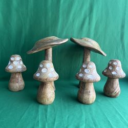 Wooden Mushroom Decor - 6 Pieces