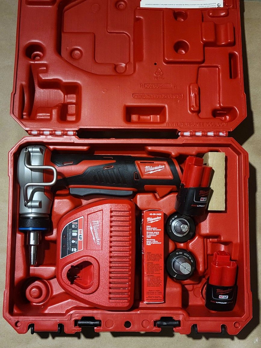 Milwaukee 2474-22 Red Lithium M12 PEX Expander Kit
