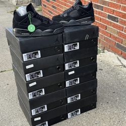 Jordan 4’s Black Cats 