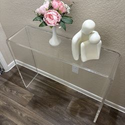 acrylic table measurements length 32, width 10, height 27 