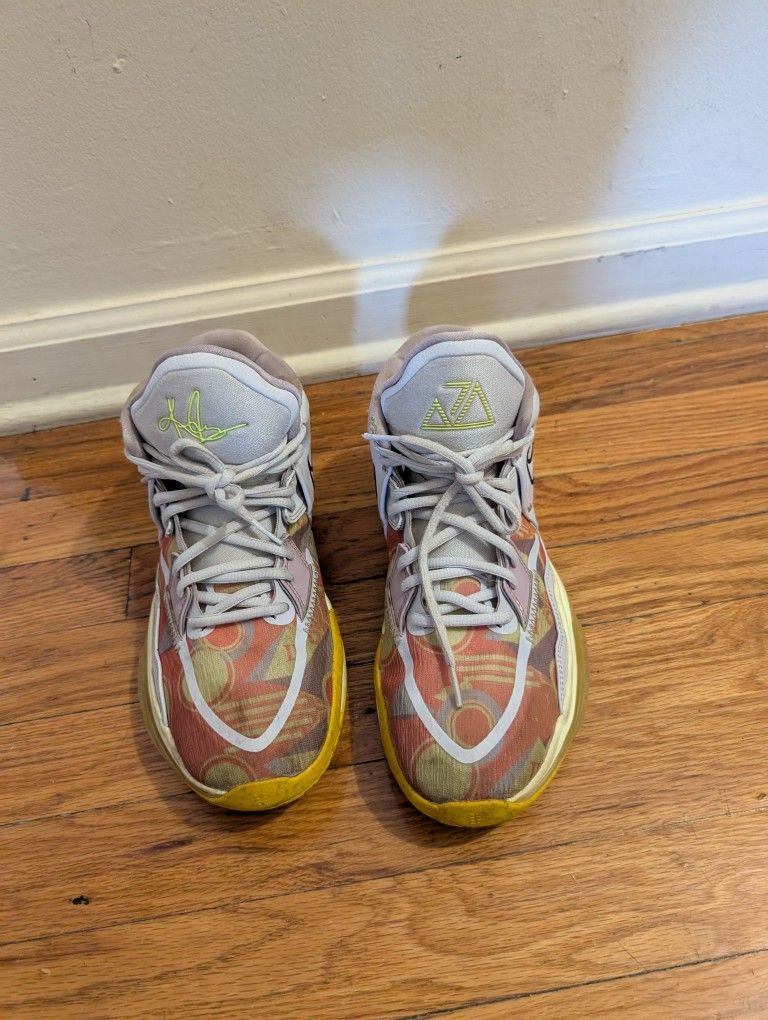 Nike Kyrie Infinity Big Kids' Basketball Shoes (Size -7Y)