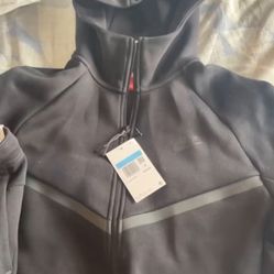 Full Black Nike Tech Suit