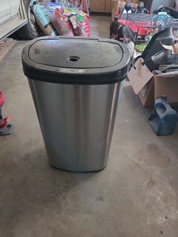 Trash can