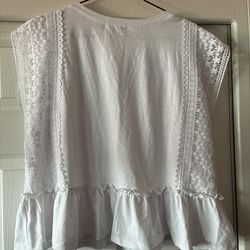 New women’s shirt size L