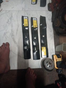 L-17 Mower Blade B1JD6017