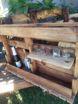 Wooden bottle holder