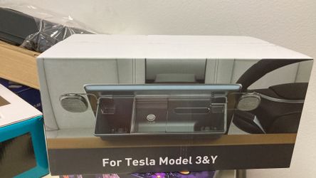Tesla Model 3 & Y Center Display Organizer with MagSafe Phone Mount’s