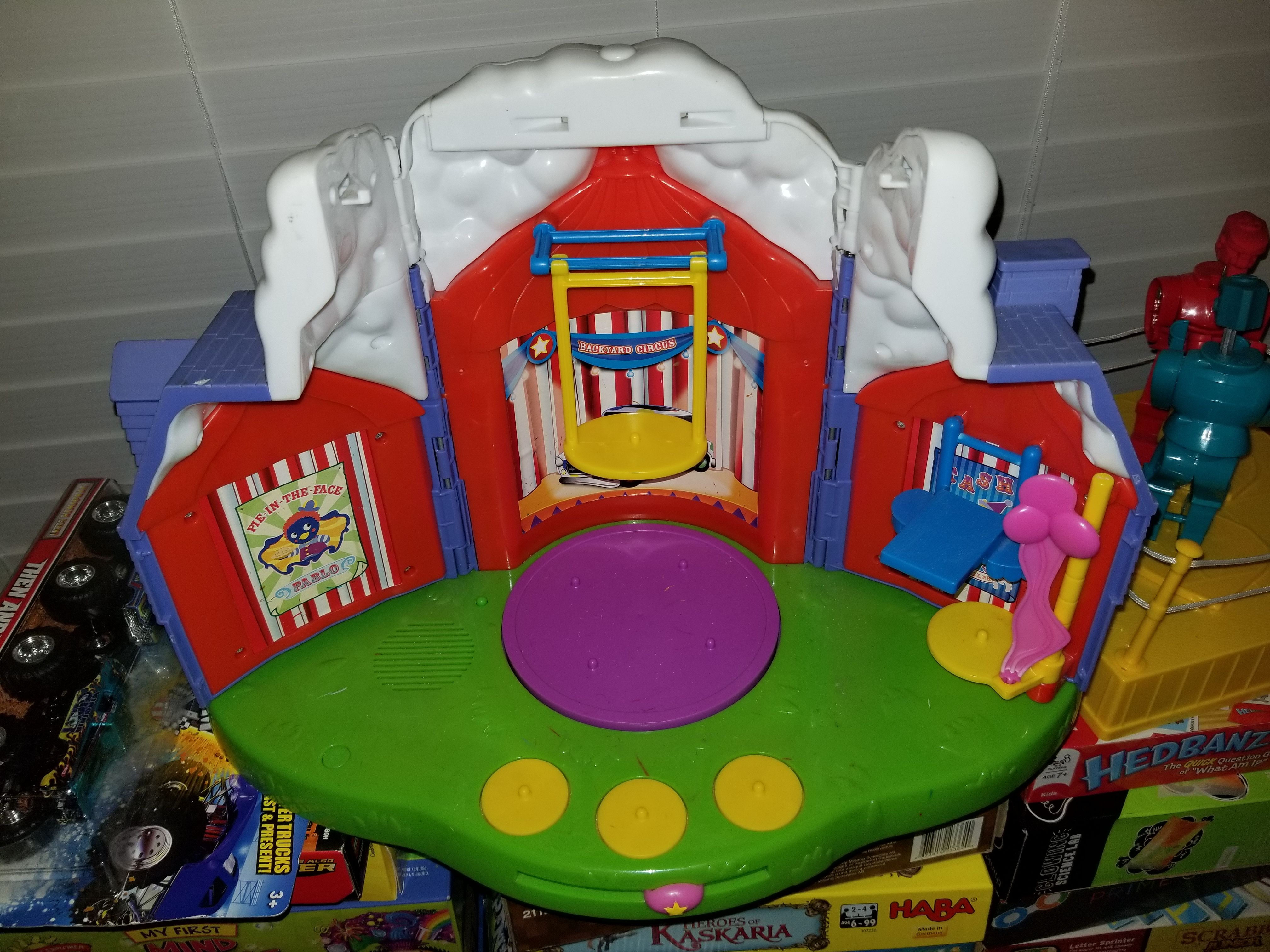 Backyardigans Bobblin Big Top Musical Circus Play Set