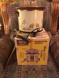 BRAND NEW NEVER USED HAMILTON BEACH-4-QUART SLOW COOKER 415HD WITH REMOVABLE COOKER $20.00
