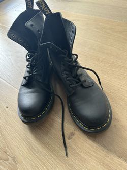 Dr martens 1460 Boots Black Size 7 Women’s 