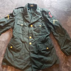 Rare/VGT WW1/WW2 US ARMY 100% Wool Dress Jacket With Red Arrow insignia..SZ 41R. Condition is "Used". Shipped with USPS Priority Mail. Minor hole on t