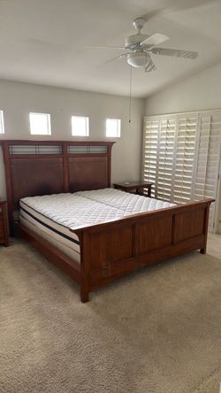 Wood bed & adjustable king mattress