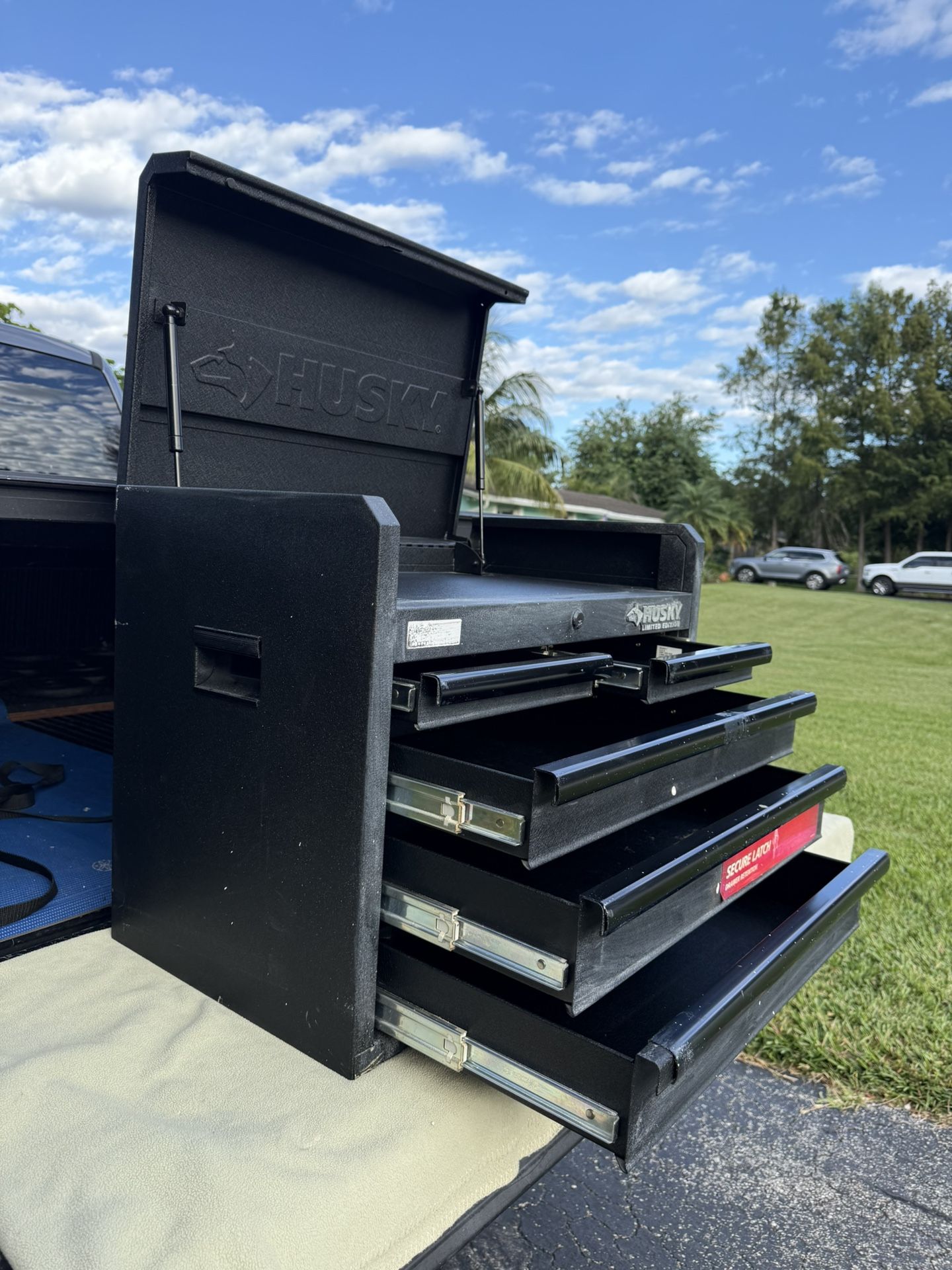 Husky Limited Edition 26” 5-drawer Tool Chest/ Toolbox