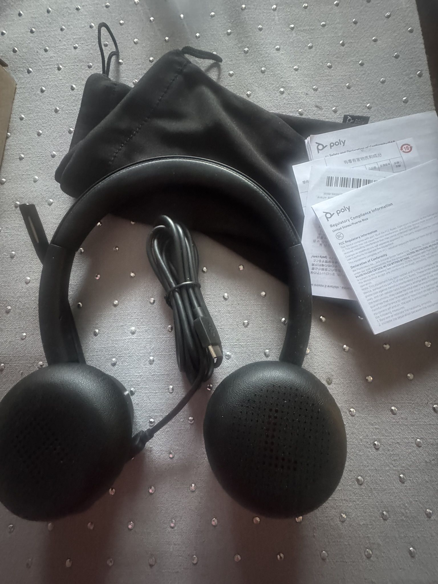 New Wireless Bluetooth Headset Poly Voyager 4320 UC. Local Pickup Only