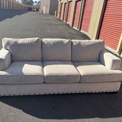 Like New Sofa Set 