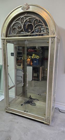 Eloquent Glass Hutch / Curio / Display