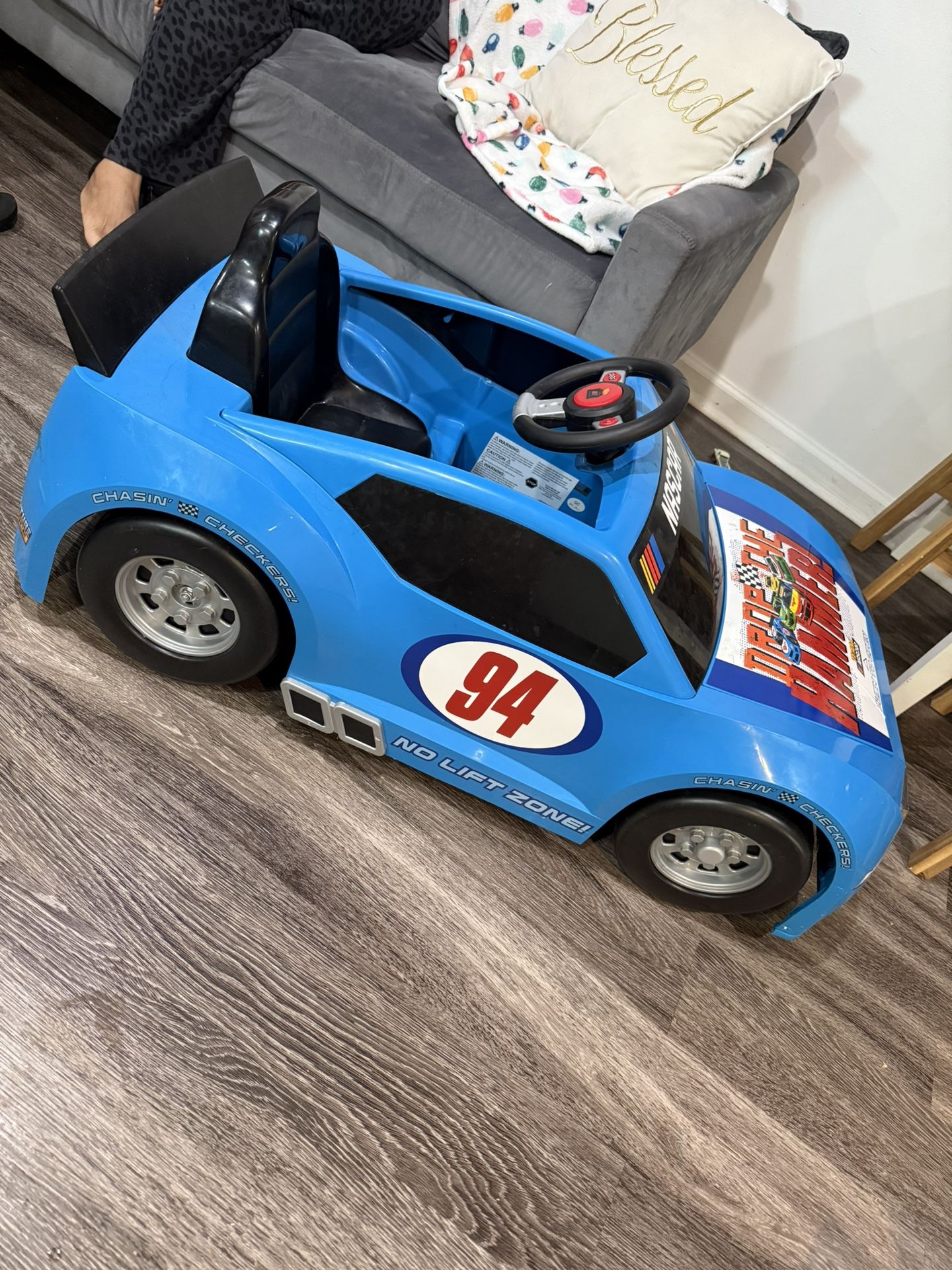 Toddler Ride On Racing Car With Charger