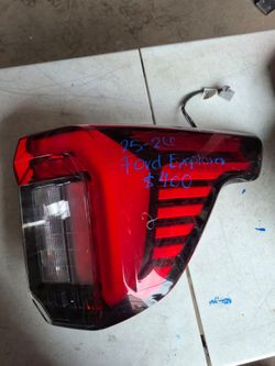 Ford Explorer Right tail light oem