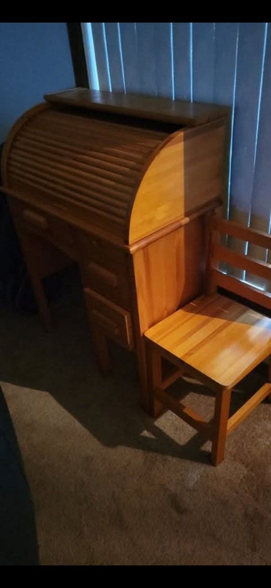 Kid Roll Top Desk