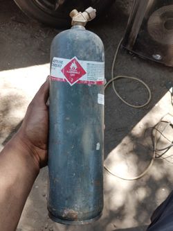 acetylene gas cylinder