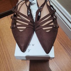 WOMENS SIZE 9.5 TWIGGY FLATS! BRAND NEW IN BOX! CUTE!