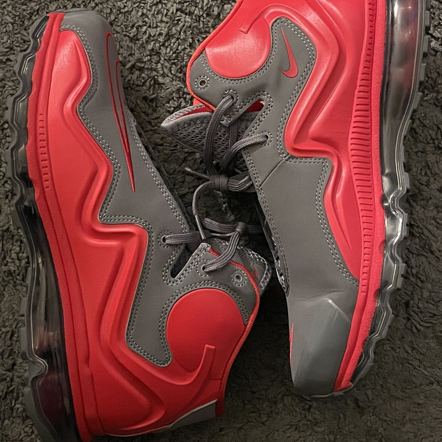 Nike Air Max Flyposite Grey Red Size 9 for Sale in Seattle 