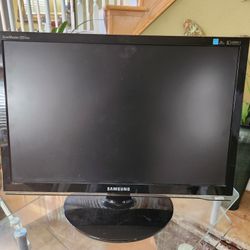 Lenovo Desktop With 22inch Monitor