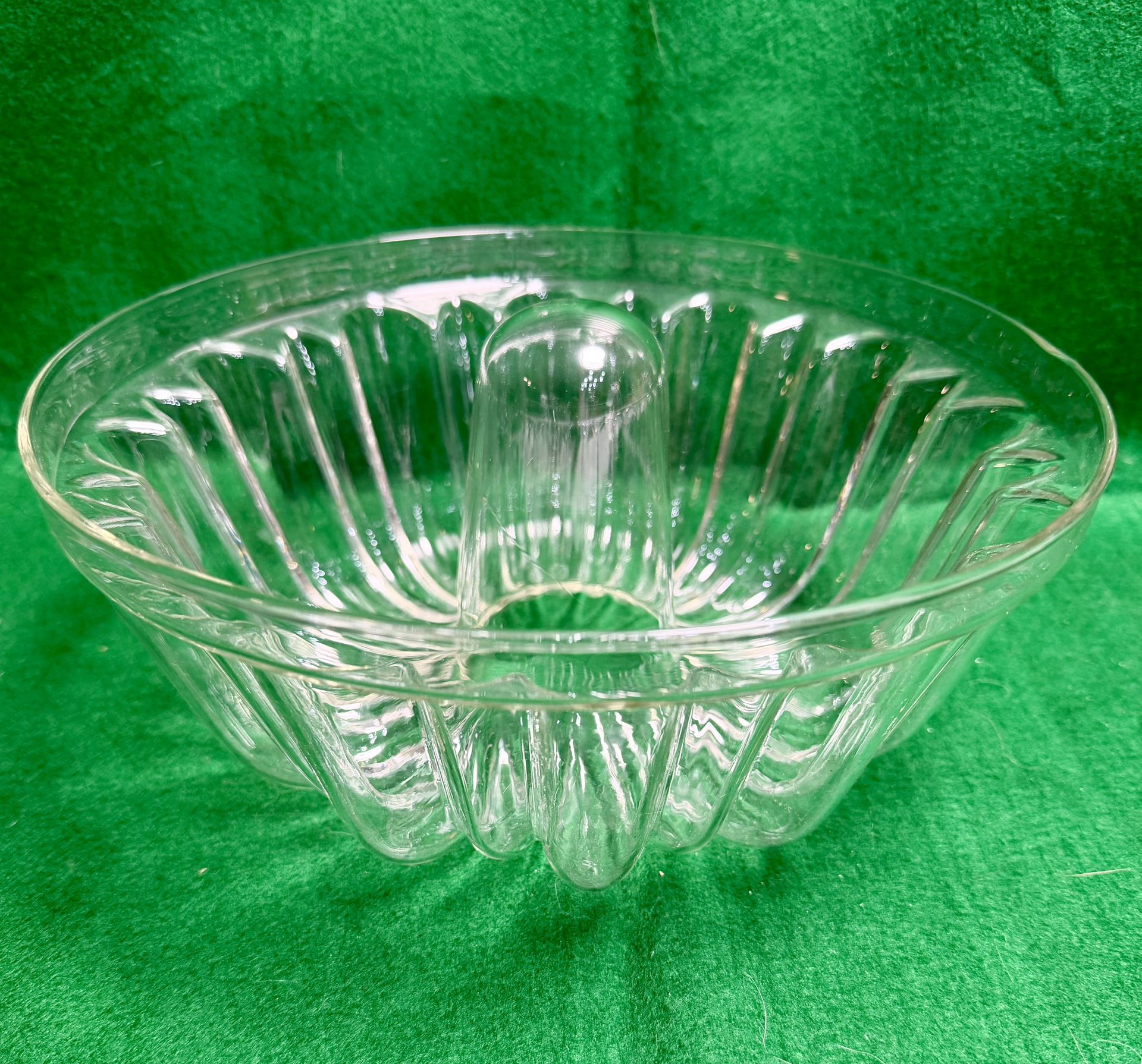 Antique Glass Bundt/ Jello Pan