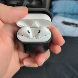 Airpods With Hard Shell Case (Lightning Cable Can Be Provided If You Need It)