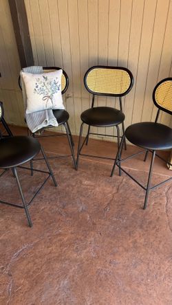 Black barstools set of 4 $100