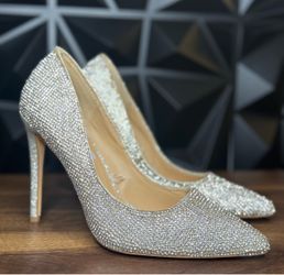 Steve Madden Silver Rhinestone Pointed Toe Slip-On Pumps Heels US 5.5 M