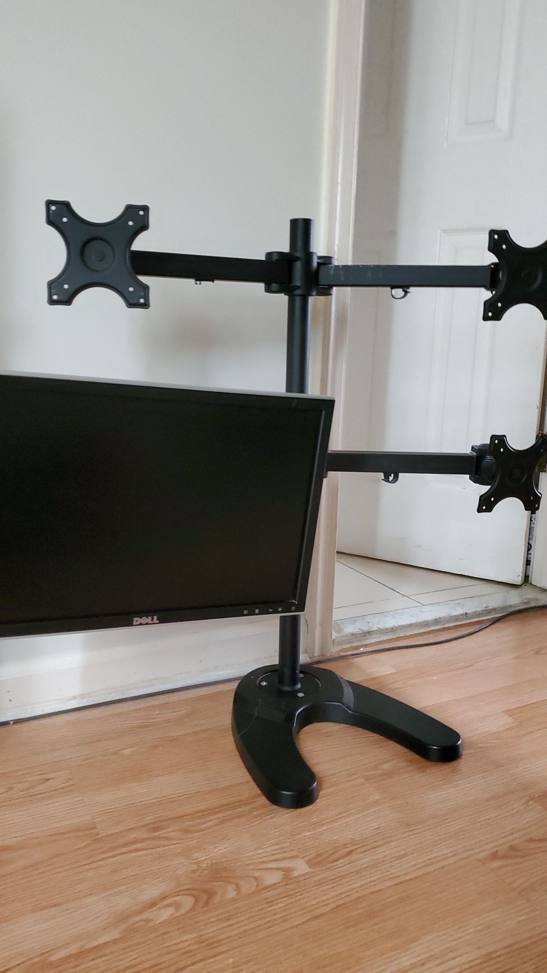 4 monitor mount