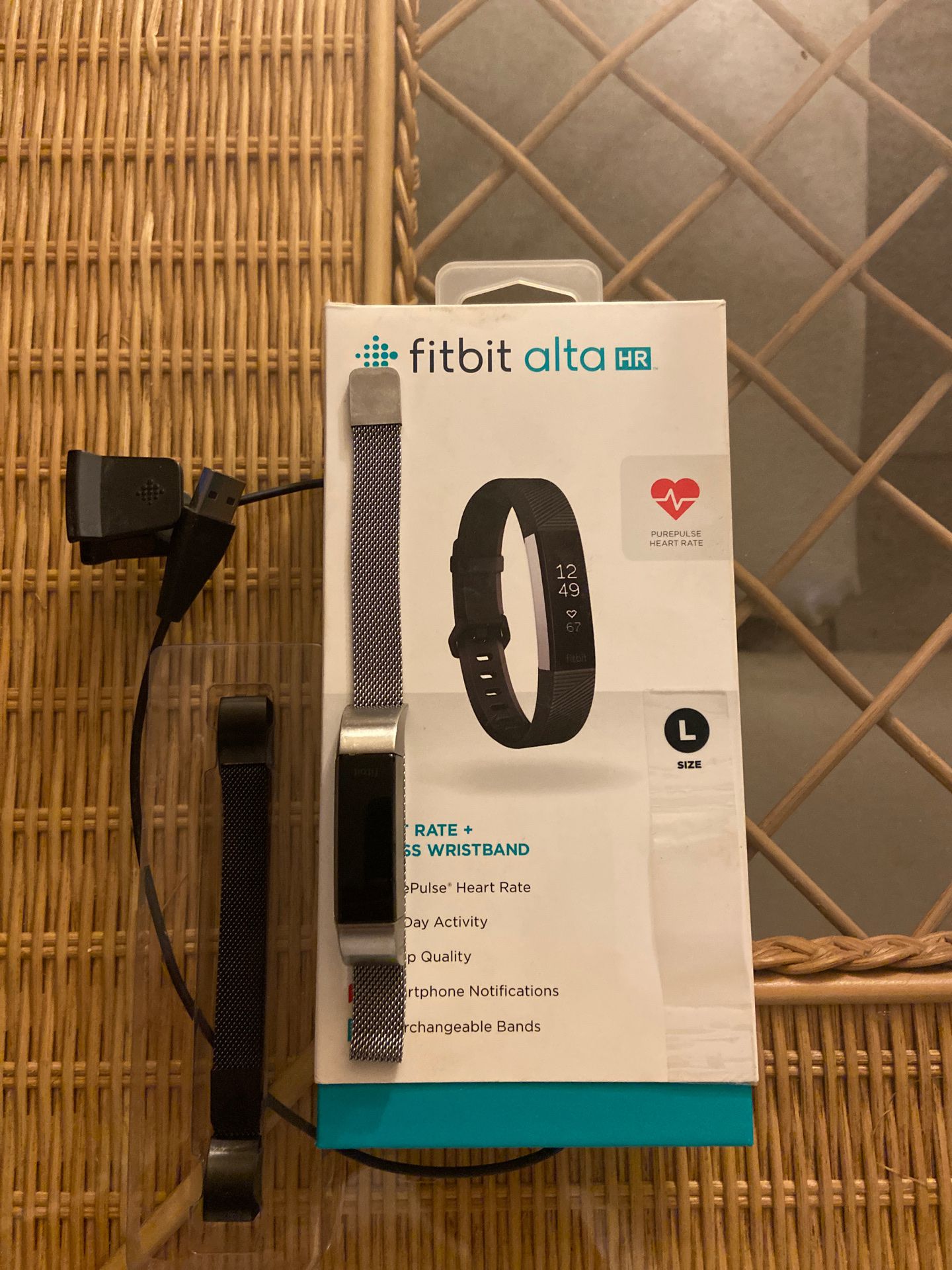 FITBIT ALTA HR..HEART RATE FITNESS WRISTBAND IN EXCELLENT CONDITION