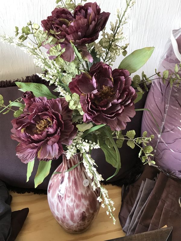Vase With Flowers For In Brunswick Oh Offerup