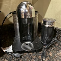 Nespresso Breville Vertuo Coffee Machine. 