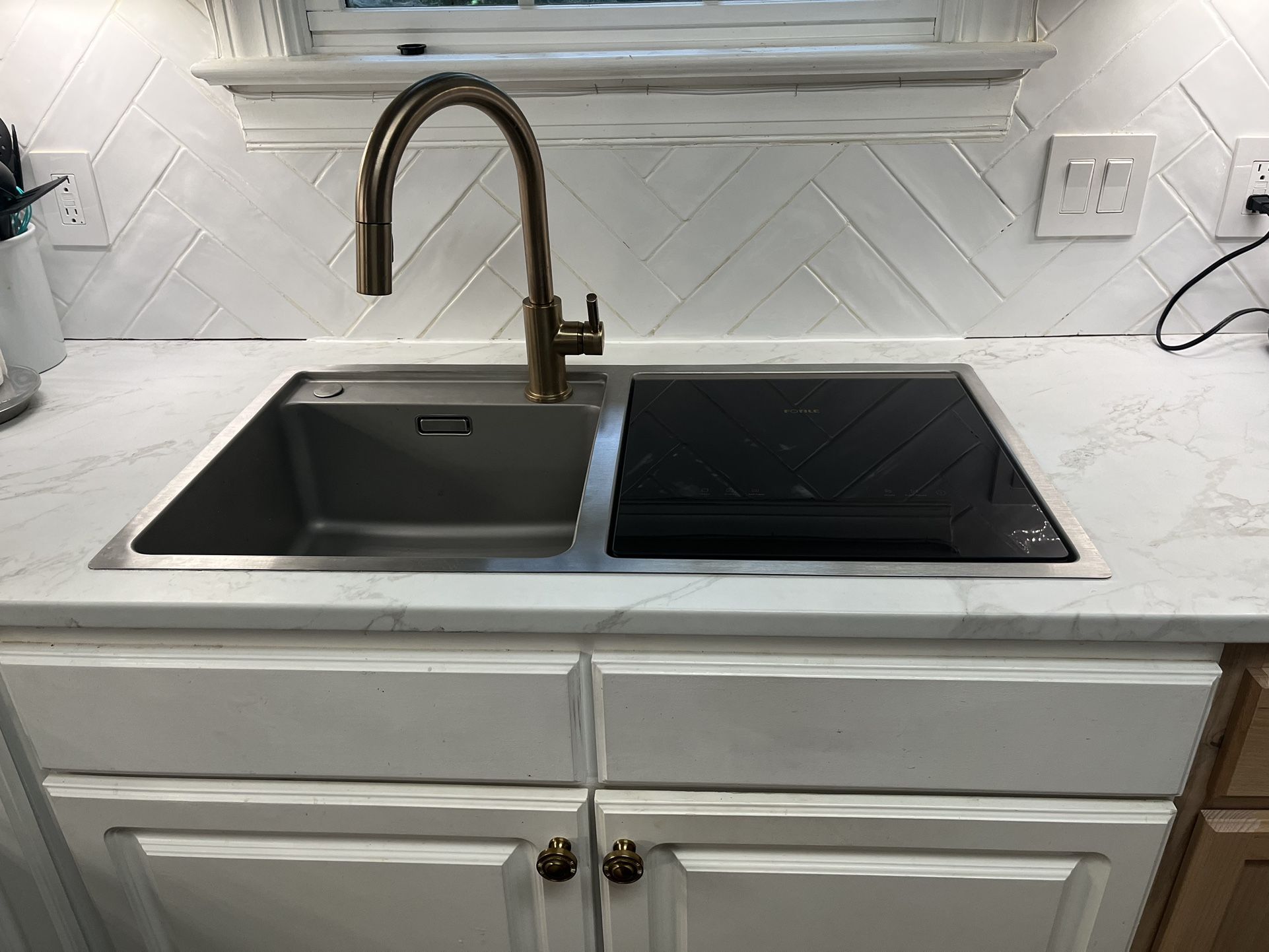 In-sink Easy Load Dishwasher