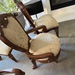 Dining Table And Chandelier