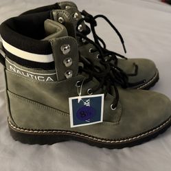 New Olive Náutica Boots Women’s Size 8.5