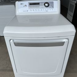 LG Electric dryer (1 month warranty)