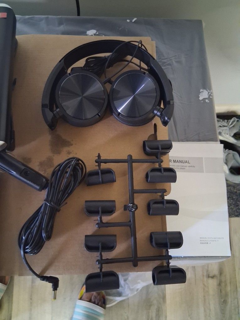 2 Portable TV Head Rest