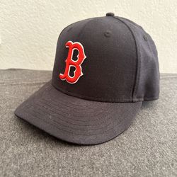 Boston fitted hat