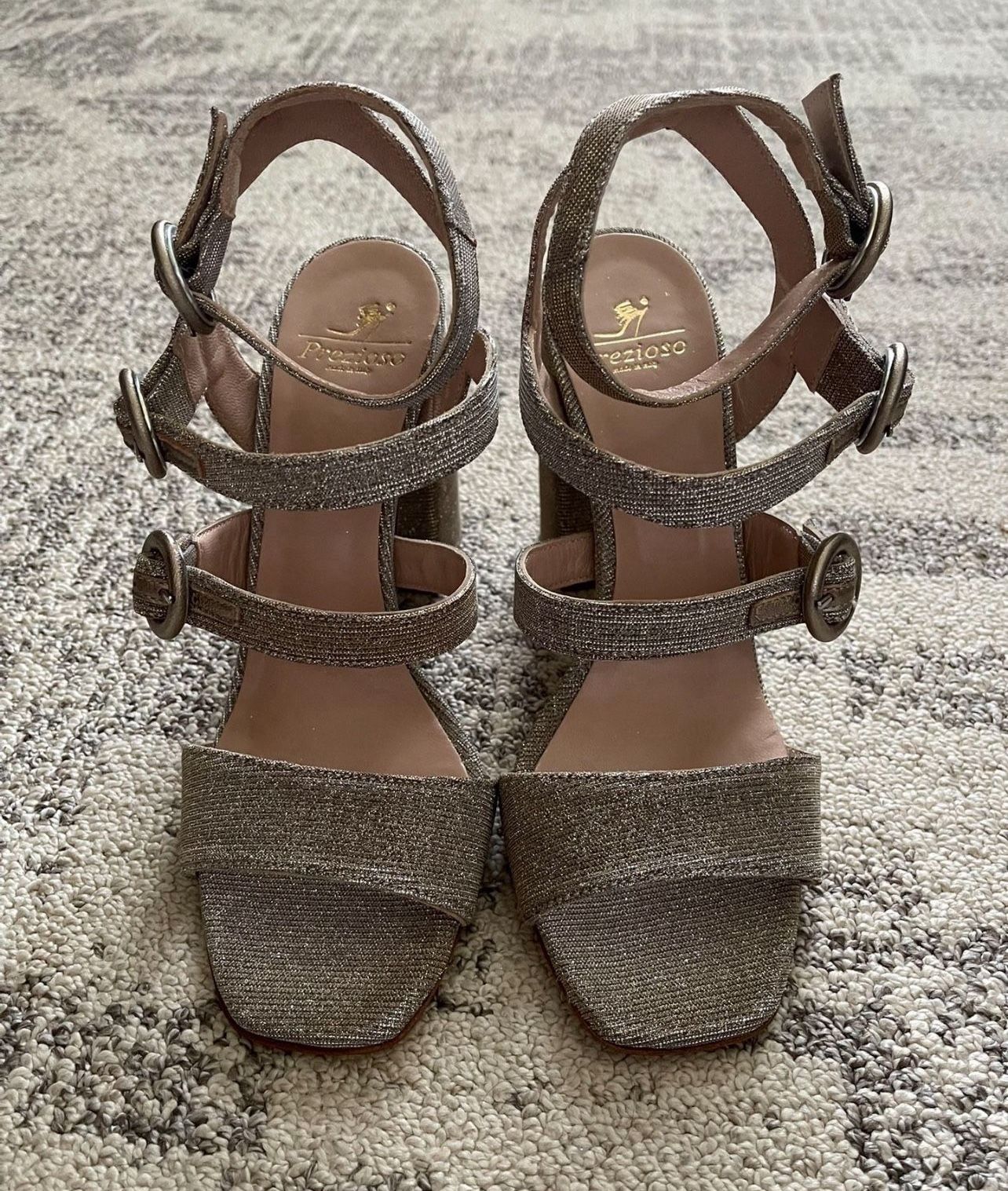 New Prezioso metallic block-heel sandals with multiple buckle straps Size 7 