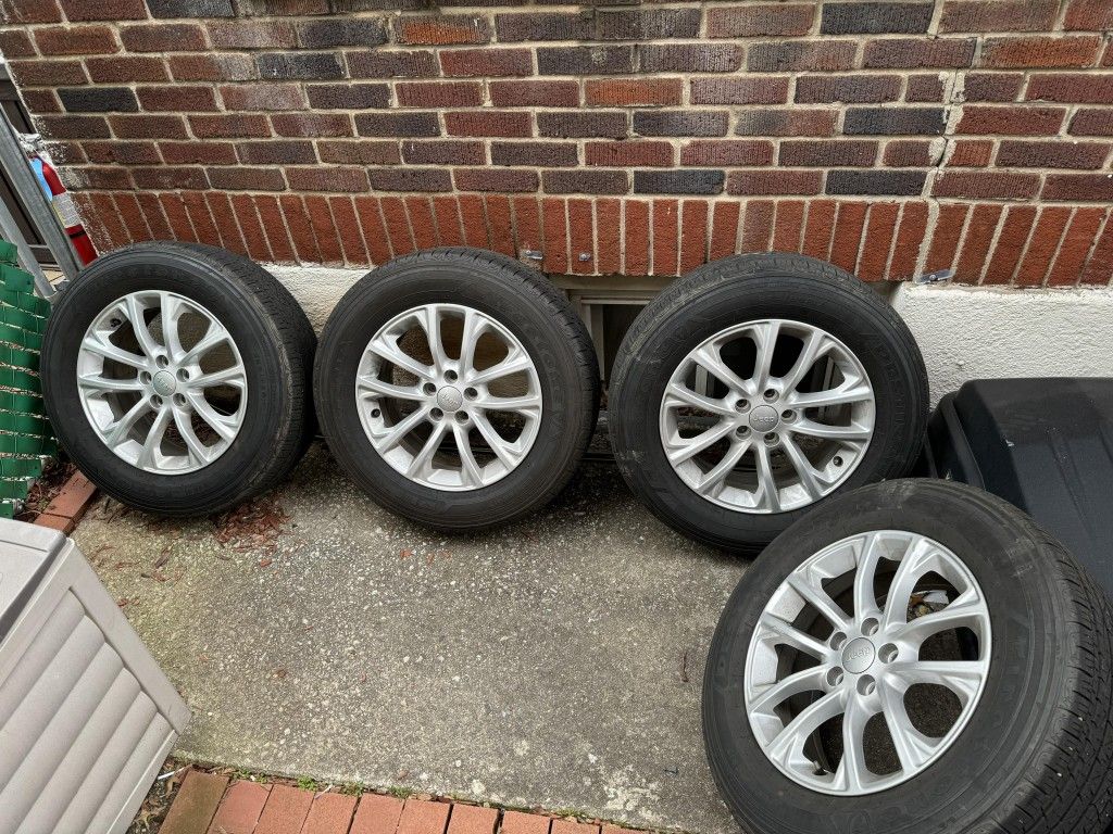 2019 Jeep Cherokee KL 17" Factory Rims Firestone tires Size 225/65/17 + Tire pressure monitoring sensors TPMS
