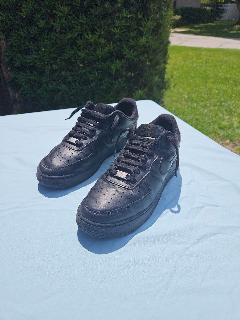 black air force 1 shoes